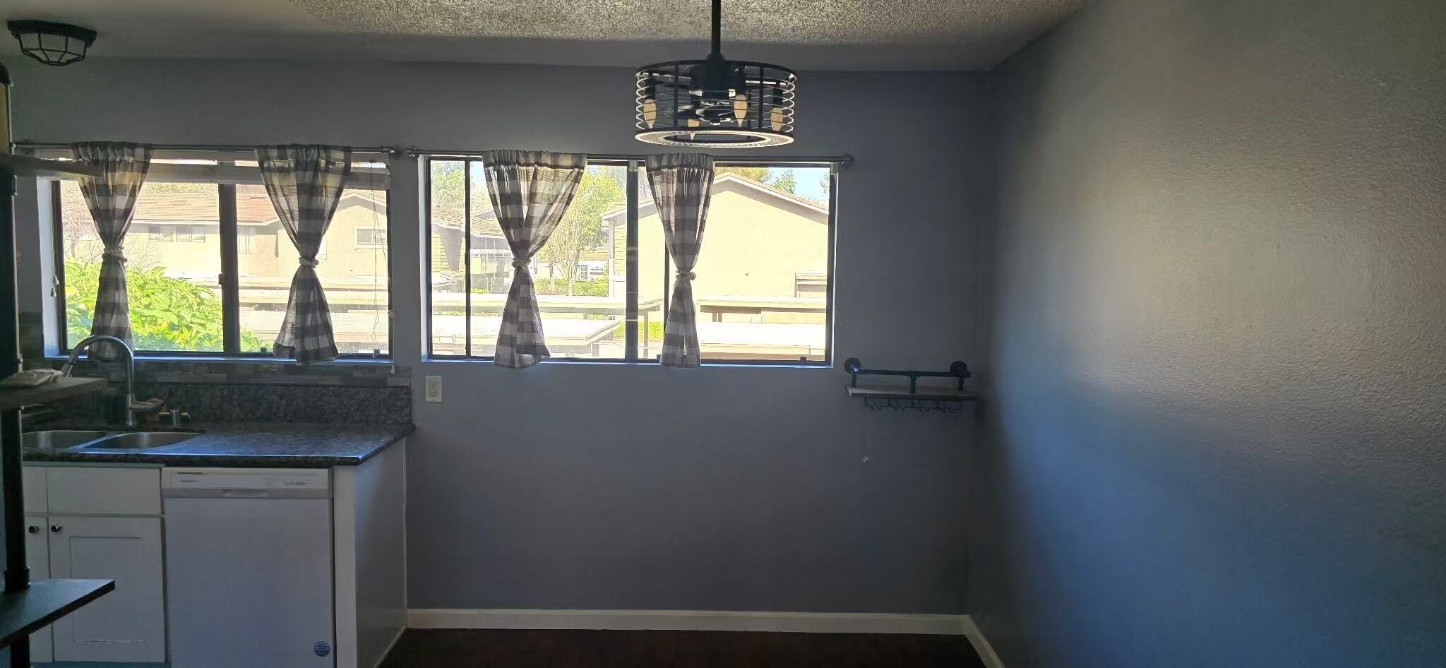 Building Photo - 96 Streamwood