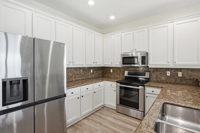 Building Photo - 8895 Chestnut Ridge Way