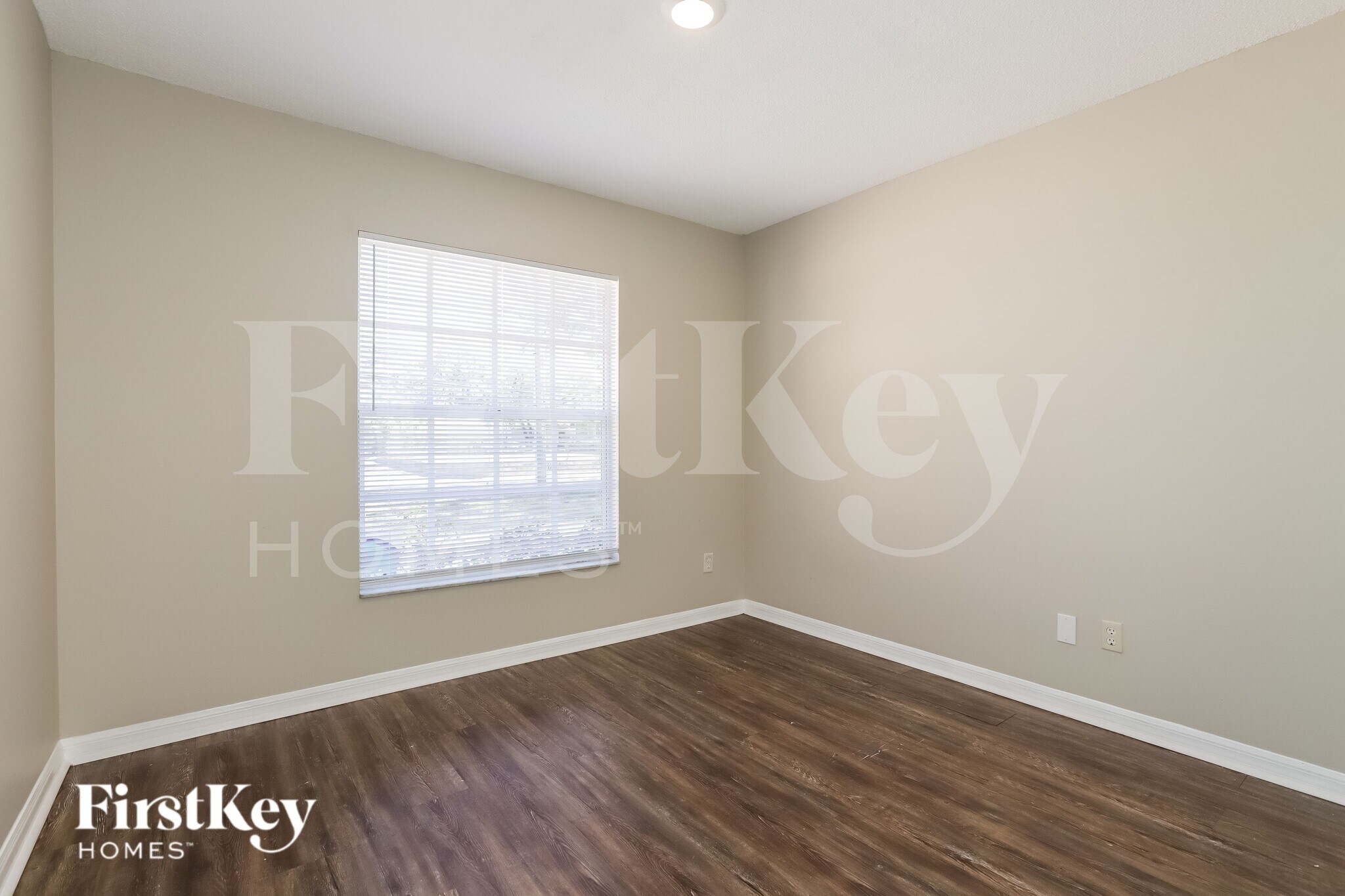 Building Photo - 909 S Evers St