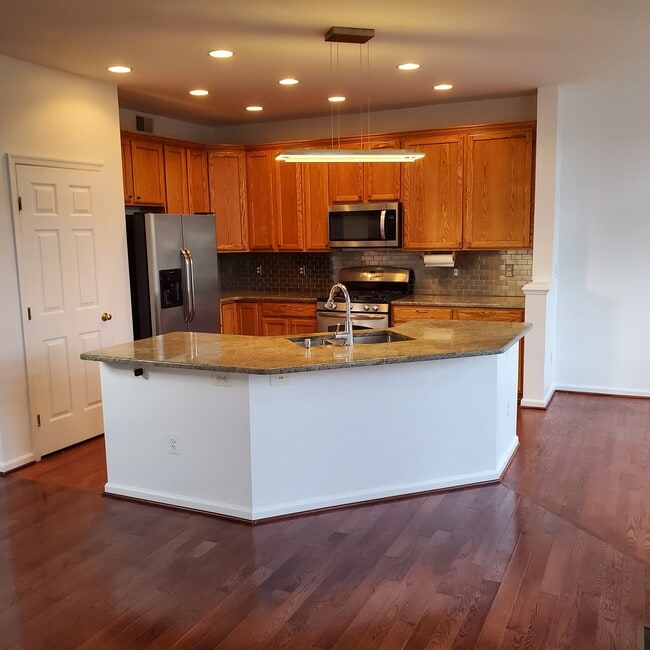 Building Photo - 22045 Chelsy Paige Sq