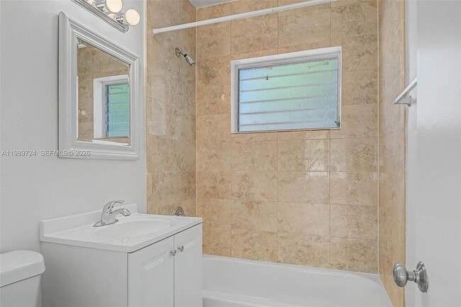 Building Photo - 229 Madeira Ave