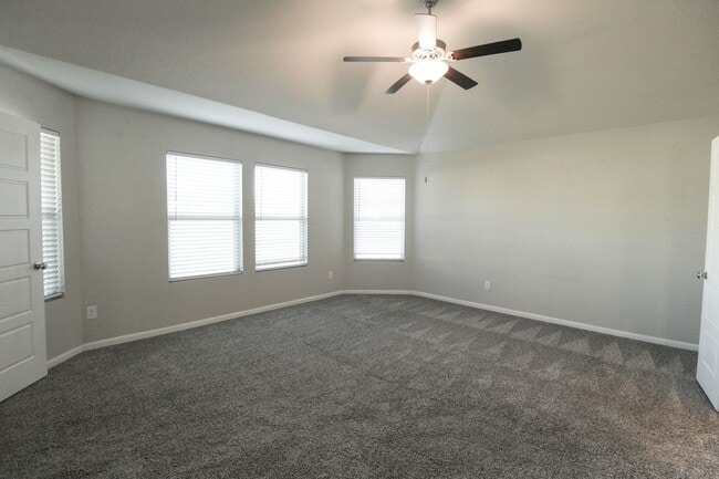 Building Photo - 7043 Diamond Vly