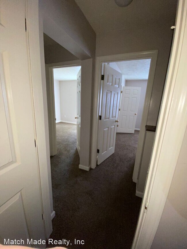 Building Photo - 4 br, 2 bath House - 1217 Clock St.