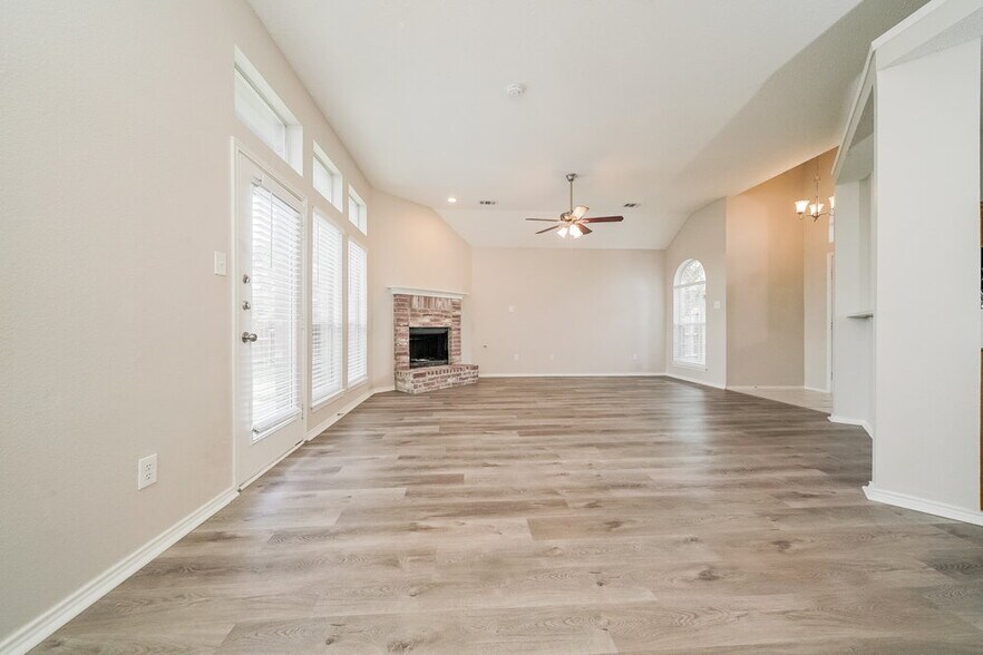 Building Photo - 1705 Green Terrace Dr