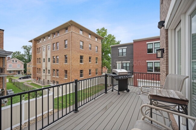 Building Photo - 1607 Merrimac St