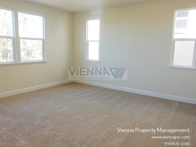 Building Photo - 1062 Yucca Dr