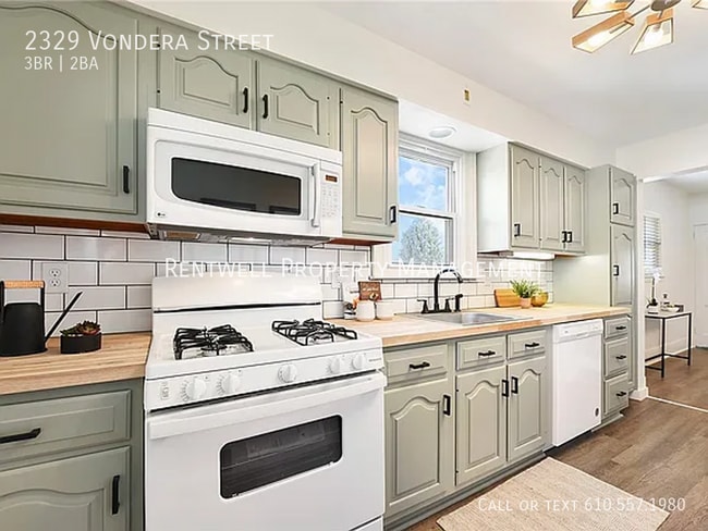 Building Photo - 2329 Vondera St