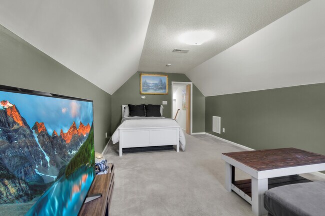 Building Photo - 231 Bishop Dr