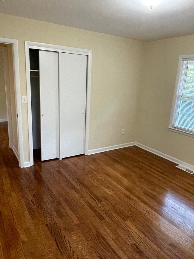 Building Photo - 406 Bryan St