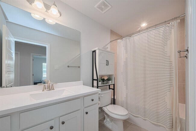 Building Photo - 5323 Vermilion Ct