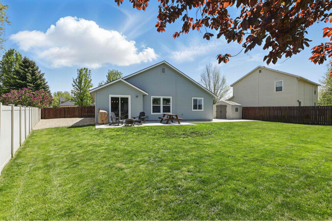 Building Photo - 984 N Star Bright Ln