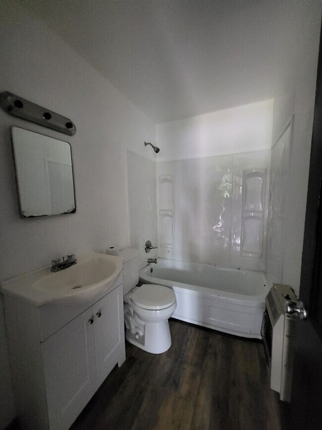 Building Photo - Two Bedroom One Bath Rental $900/month