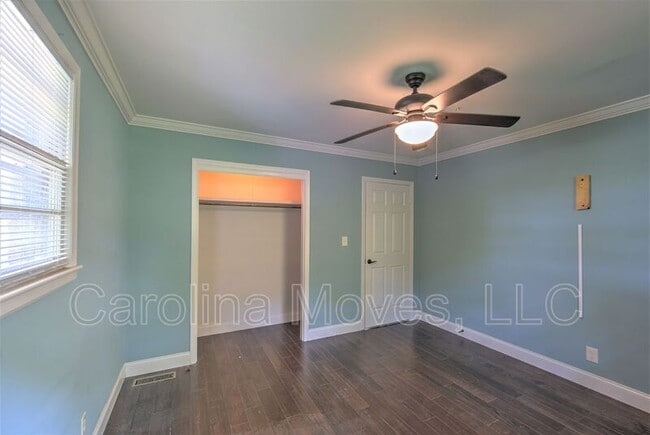 Building Photo - 1760 Memorial Dr Ext