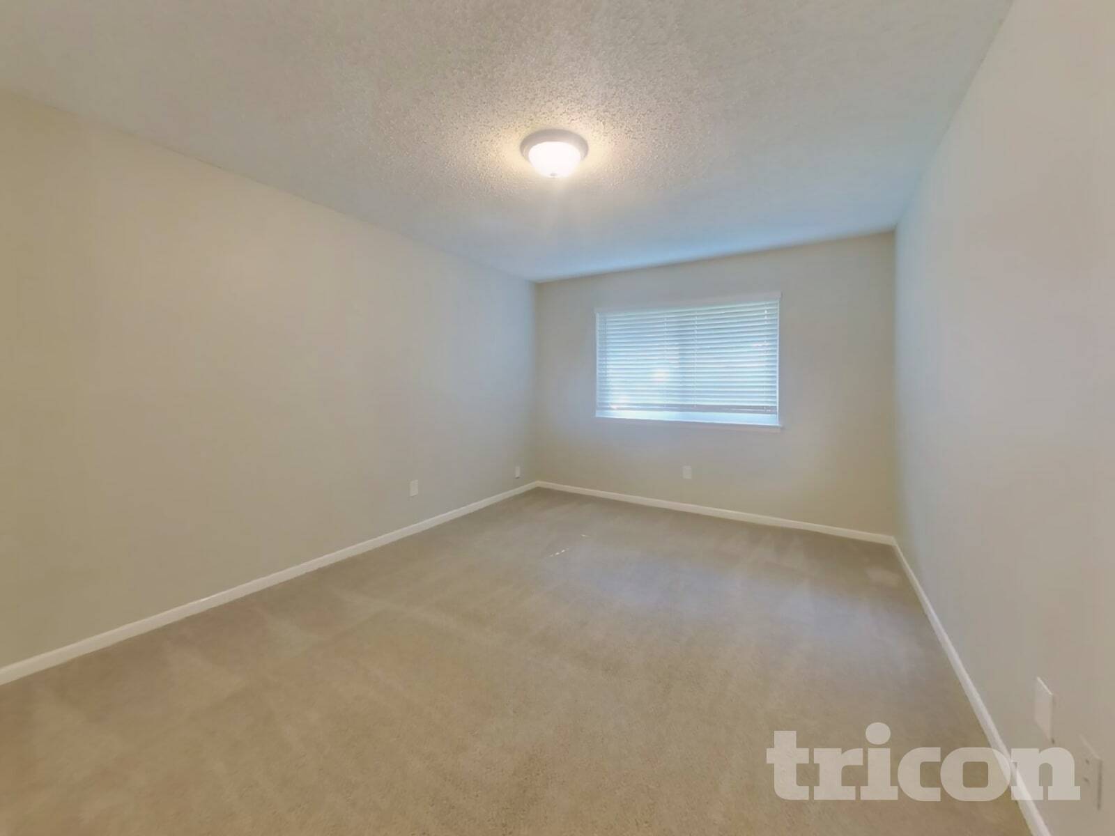 Building Photo - 3434 Deer Valley Dr