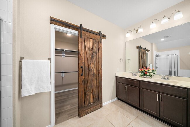 Building Photo - 23626 Legano Dr