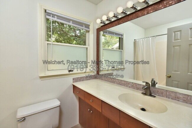 Building Photo - 102 Mallard Ct