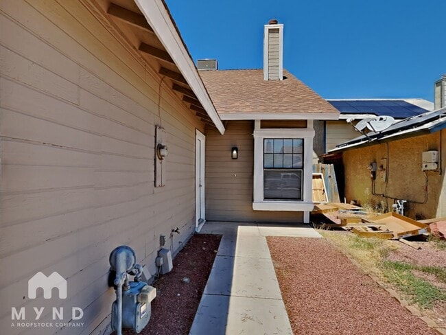 Building Photo - 4336 N Fox Point Dr