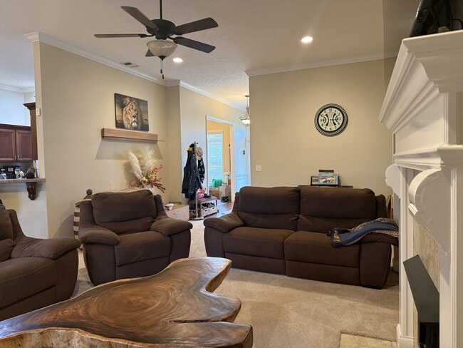 Building Photo - 729 English Oak Dr
