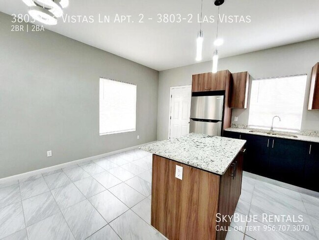 Building Photo - 3803 Las Vistas Ln