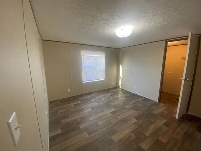Building Photo - 102 Claude Simmons Rd