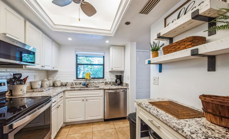 Building Photo - 104 Capri Isles Blvd