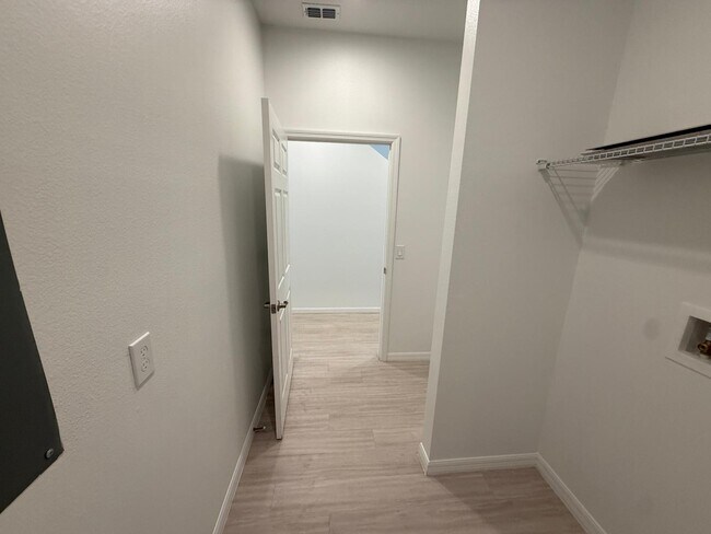 Building Photo - 2130 Penny Ln