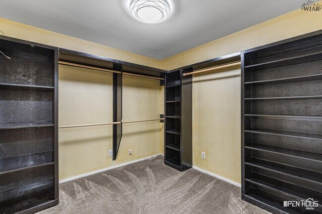 Building Photo - 5639 Johnson Rd