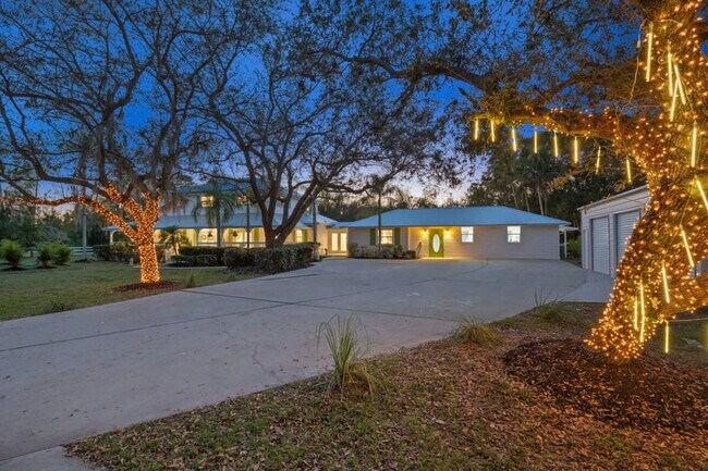 Building Photo - 15100 Sweetwater Ct
