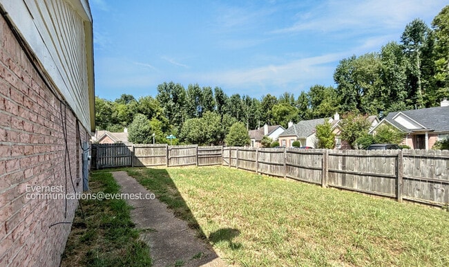 Building Photo - 9299 Grove Manor Dr