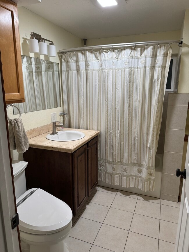 Building Photo - 422 E 200 N