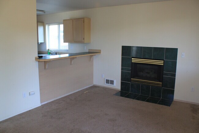 Building Photo - 503 River Ave