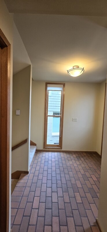Building Photo - 3033 W Viewmont Wy W