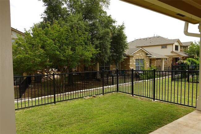 Building Photo - 16100 S Great Oaks Dr