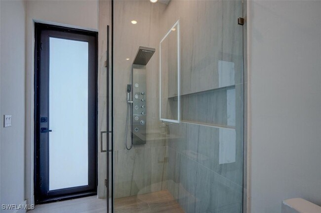 Building Photo - 1227 NW 40th Pl