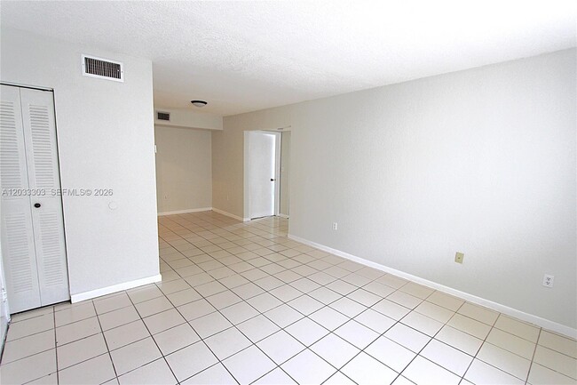 Building Photo - 656 NW 114th Ave