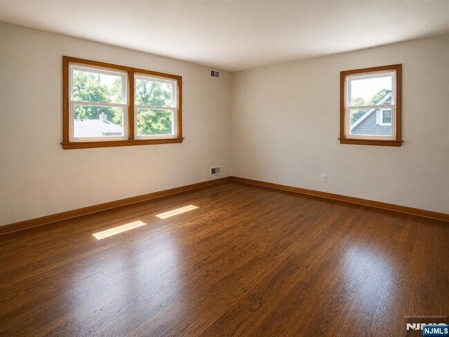 Building Photo - 432 Hamilton Pl