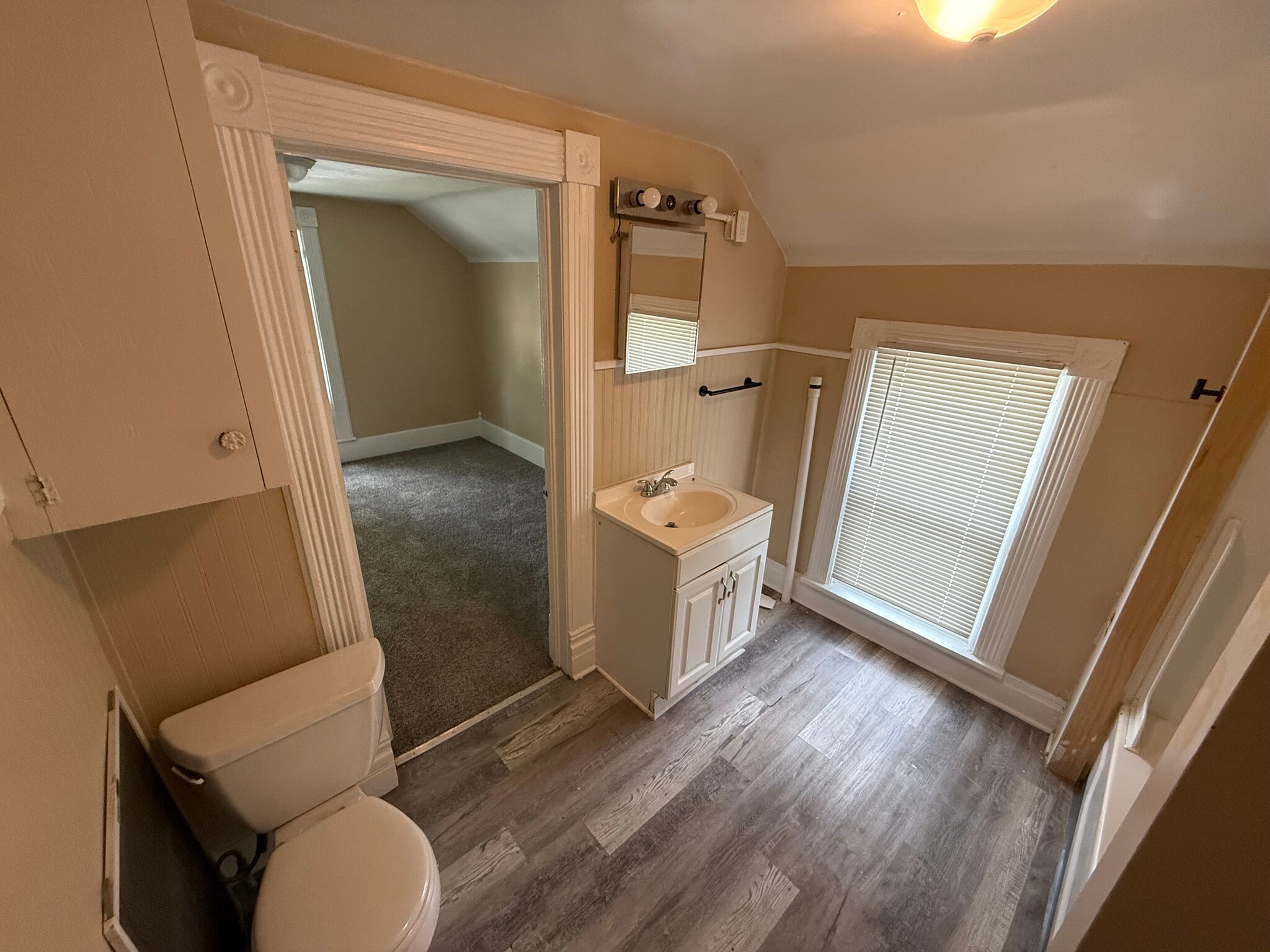 Building Photo - 5102 Walker Ave