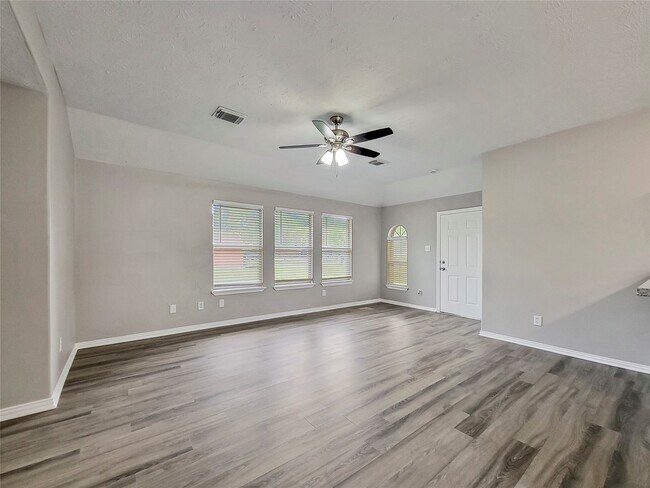 Building Photo - 24314 Strong Pine Dr