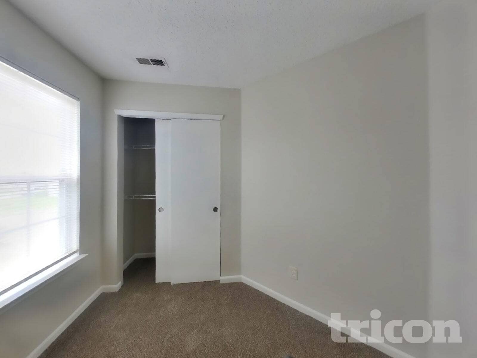 Building Photo - 1263 Crescent Dr