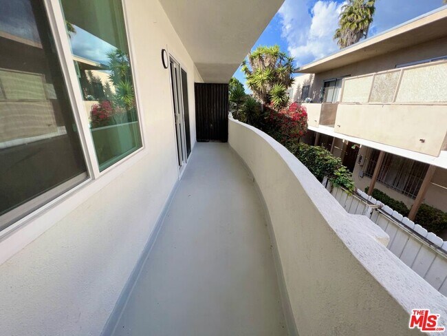 Building Photo - 1426 Orange Grove Ave