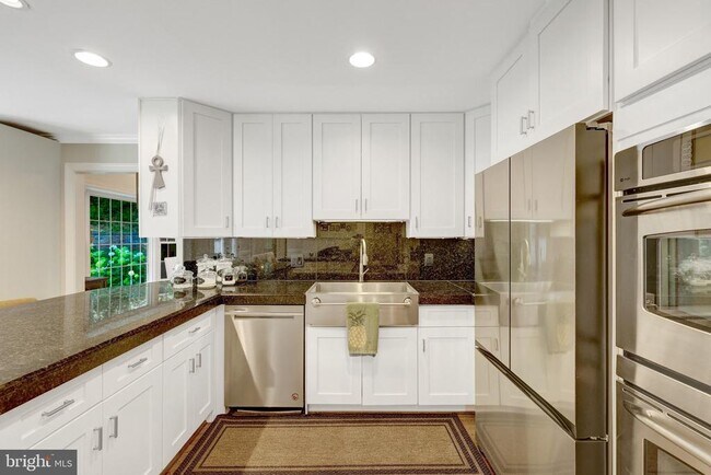 Building Photo - 7845 Old Dominion Dr