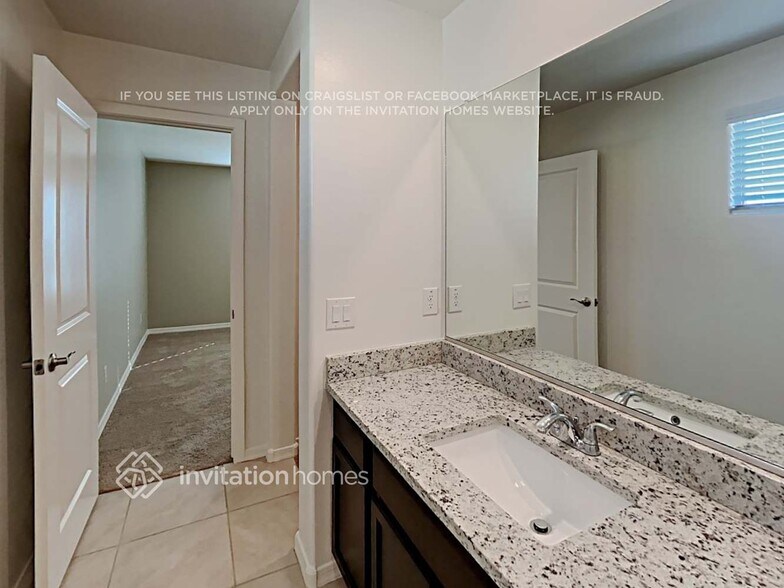 Building Photo - 3942 S 79th Dr