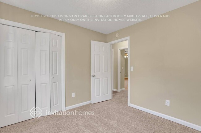 Building Photo - 3000 Springview Pl