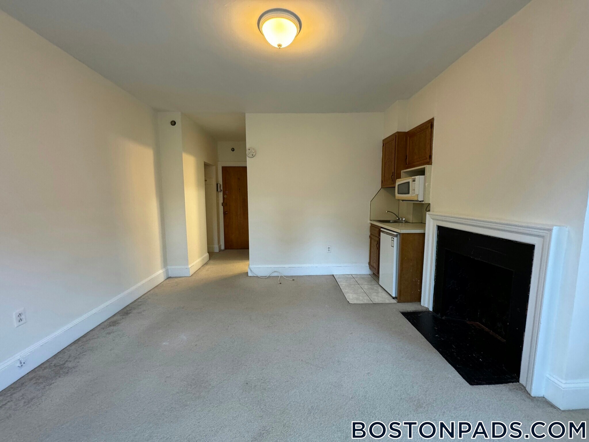 Building Photo - 1223 Beacon St