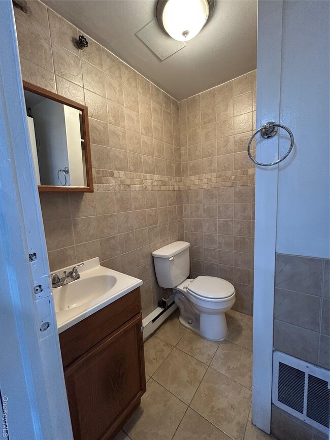 Building Photo - 175 Beach 109th St