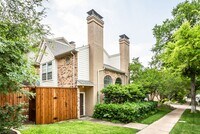 Building Photo - 1 Bed, 1 Bath condo near Lower Greenville!