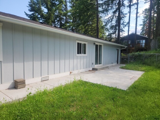 Building Photo - Rambler Available For Rent!!
