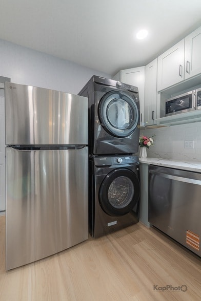 Building Photo - 2821 S Emerald Ave