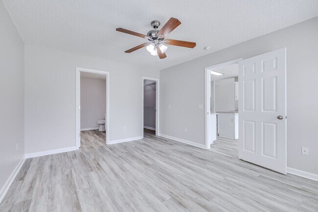Building Photo - 114 Mustang Dr