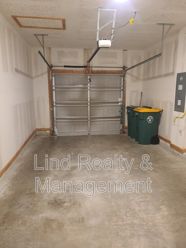 Building Photo - 7737 Legacy Trl